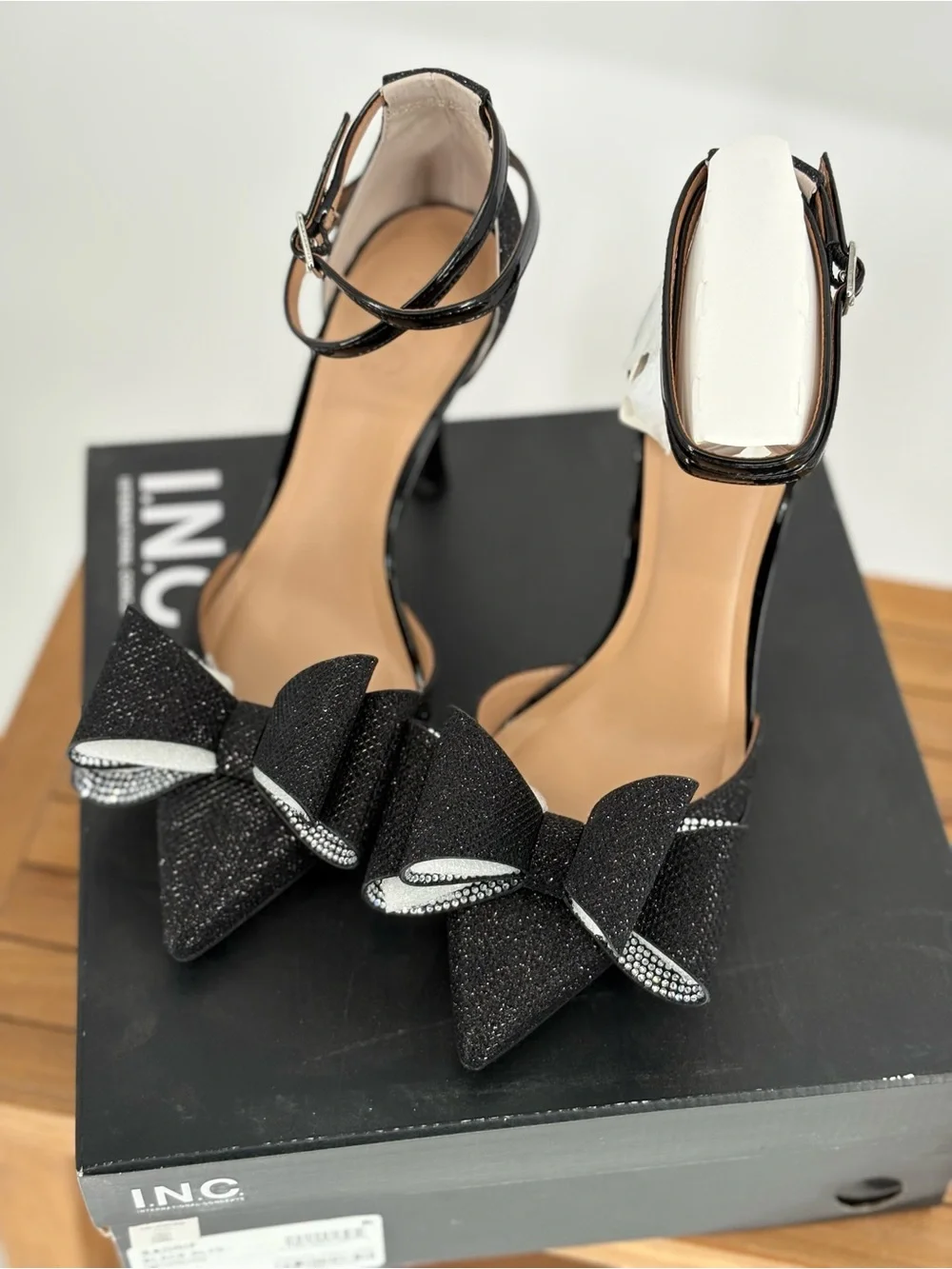 New INC International Concepts Women’s Black Bow Pointed-Toe Ankle-Strap Heels 7